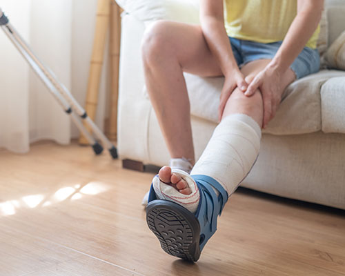 walk-in Leg cast and brace
